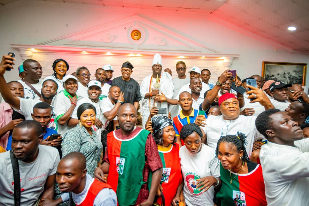 Ooni Hosts Peter Obi, Lauds His Youth Development Agenda