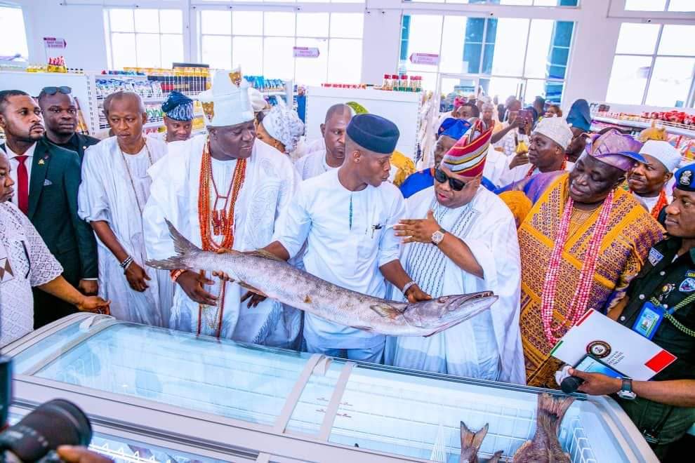 Ooni Unveils OjajaMore In Osun, Installs Streetlights For Ede, Osogbo Cities