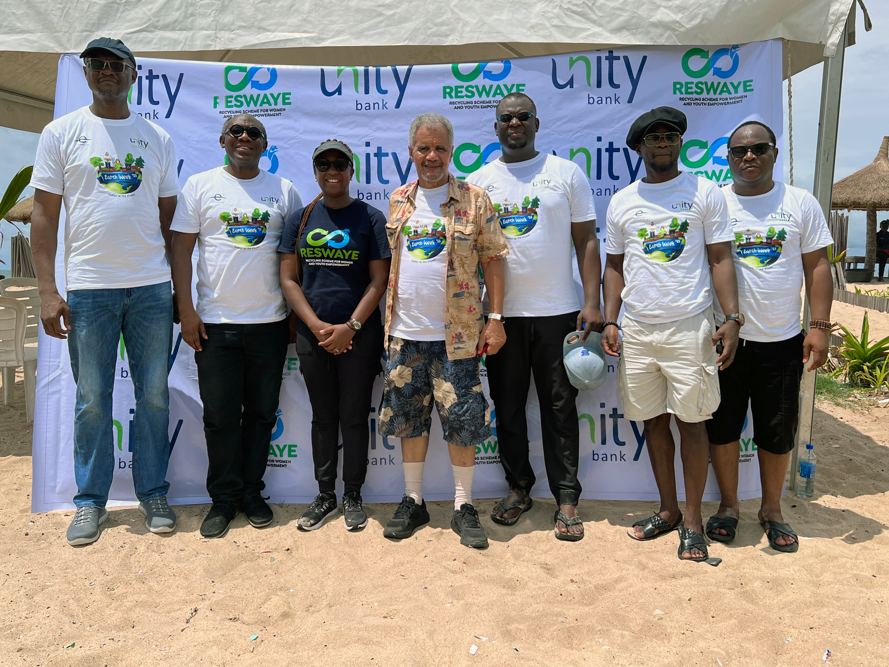 L-R: Mr. Hillary Ajuebon, DH, Resources, Unity Bank Plc; Mr. Funwa Akinmade, Group Head, Retail, SME and E-Business, Unity Bank P lc; Doyinsola Ogunye, Founder, RESWAYE; Desmond Majekodunmi, Founder, LUFASI Nature Park; Ibukun Coker, Head, Strategy Department, Unity Bank Plc; Eghomwanre Iyamu, Head, E-Business Departmentm Unity Bank Plc and Samuel Akinyele, Head, Business Support Department, Unity Bank Plc at the beach cleaning exercise to mark the World Earth Day 2023.